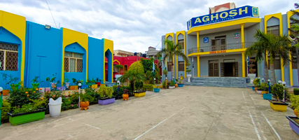 Volunteers loading relief goods